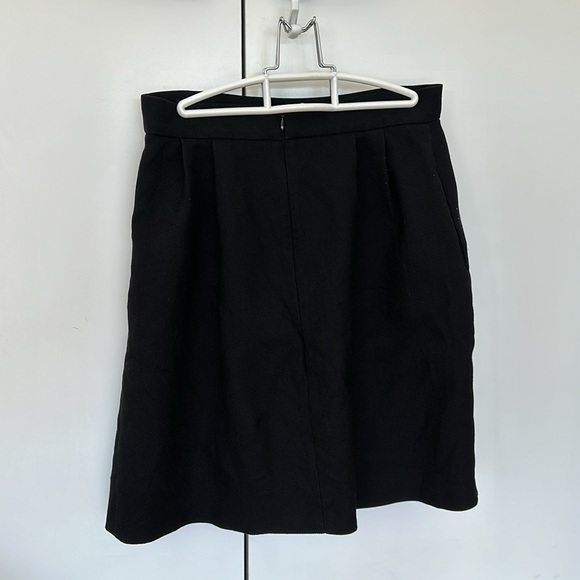 Pleated skirt with pockets! - Picture 2 of 3